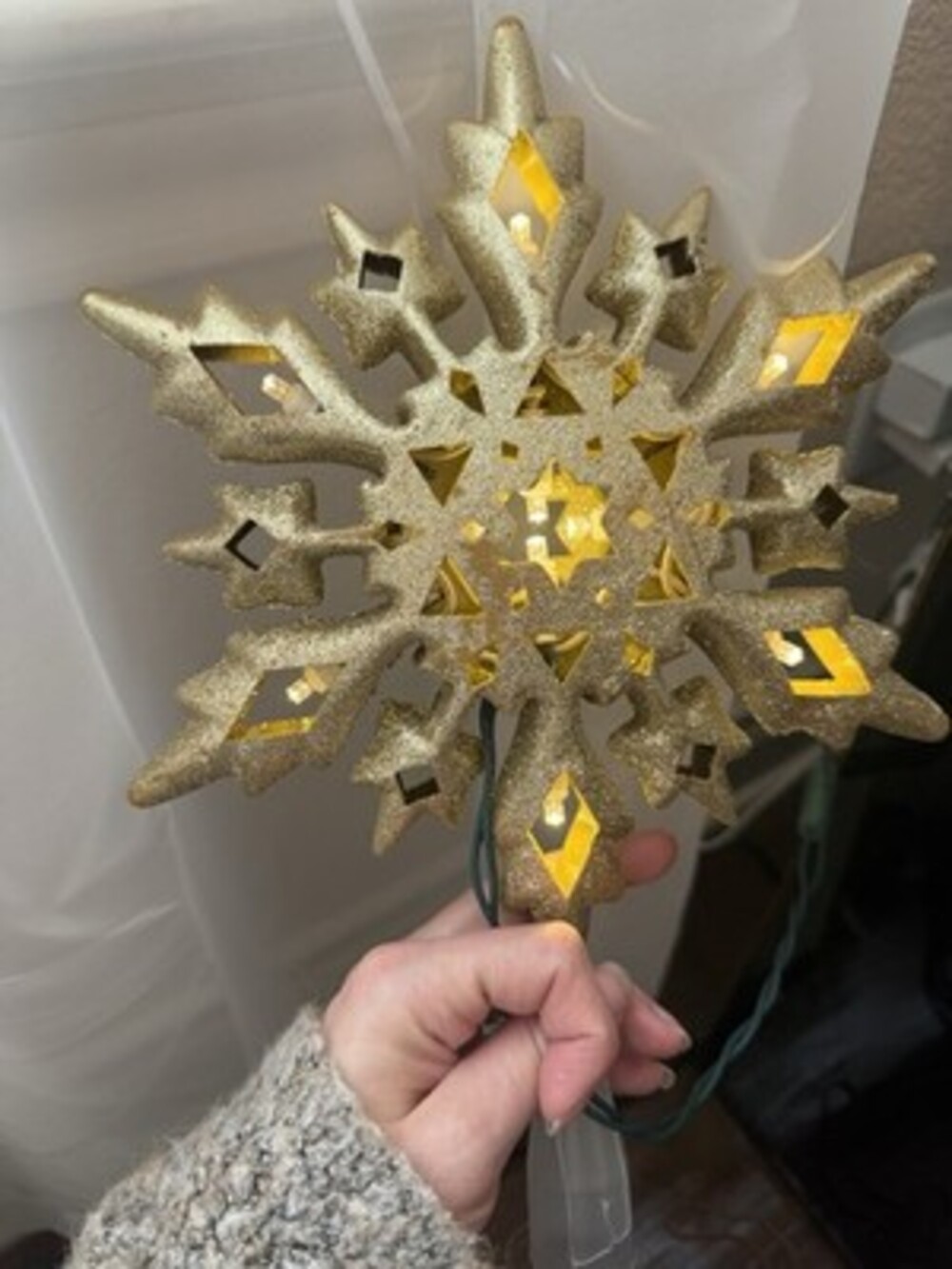 HOLIDAY LED CHRISTMAS TREE TOPPER WARM WHITE GOLD GLITTER STAR 10" SNOWFLAKES